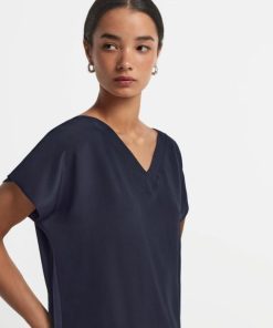 Taralawrence.shop77fbb16779 4