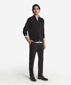 Taralawrence.shop7adcc58ac4 1