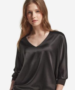 Taralawrence.shop7c702a799f 4