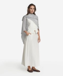 Taralawrence.shop7d35d9e08c 1