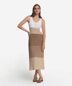 Taralawrence.shop80734c2ee3 1