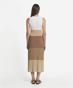 Taralawrence.shop80734c2ee3 3