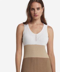 Taralawrence.shop80734c2ee3 4