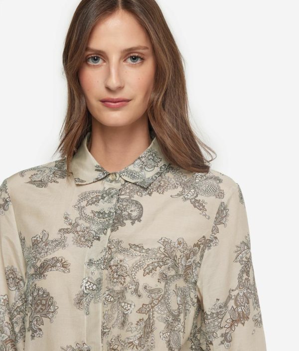 Taralawrence.shop81121228c7 4