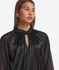 Taralawrence.shop820306c5a7 4