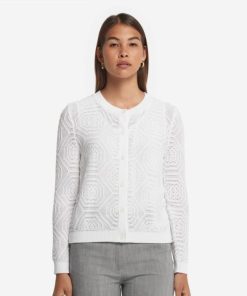 Taralawrence.shop85a68cf0bd 2