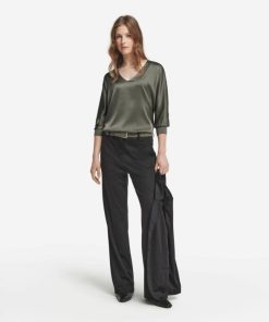 Taralawrence.shop8a98f15f9d 1