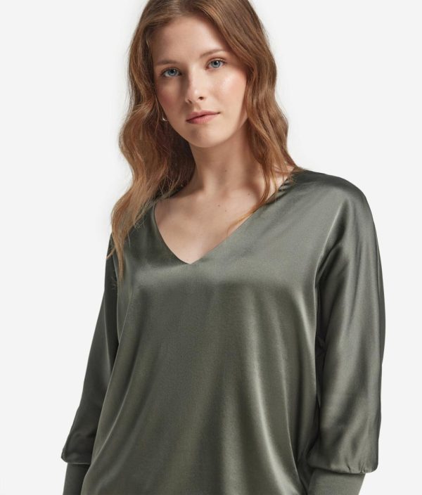 Taralawrence.shop8a98f15f9d 4