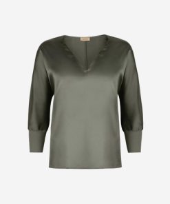 Taralawrence.shop8a98f15f9d 5