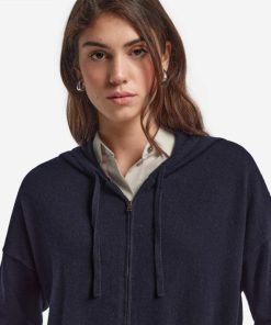 Taralawrence.shop8eb7583b6a 4