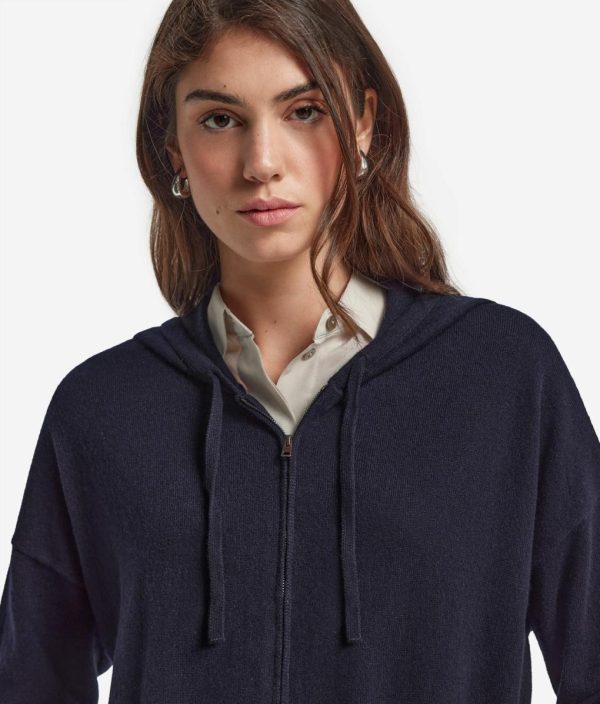 Taralawrence.shop8eb7583b6a 4