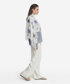 Taralawrence.shop9045bc94a4 1