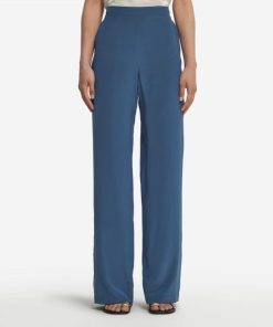 Taralawrence.shop987aeb3bbb 2