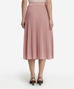 Taralawrence.shop995d45427a 1