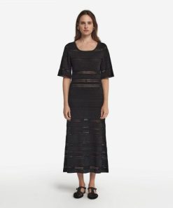 Taralawrence.shop99d4ff0205 2