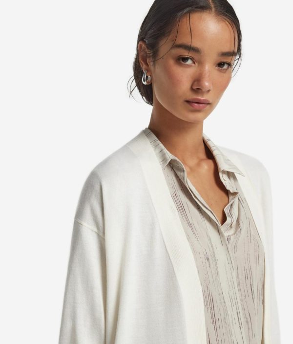 Taralawrence.shop9a05116f29 4