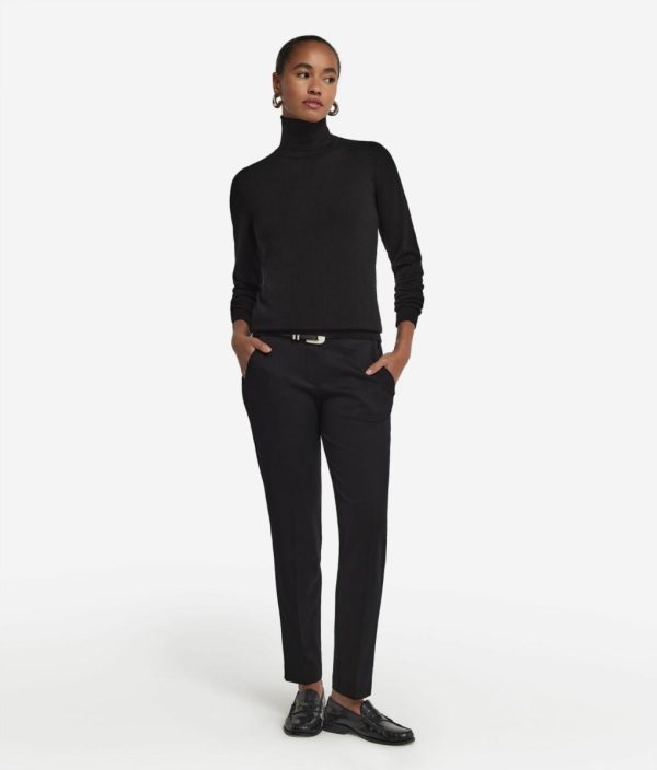 Taralawrence.shop9a501482aa 1