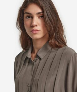 Taralawrence.shop9b1cfffe61 4