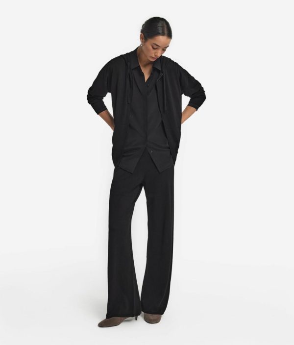 Taralawrence.shop9f82e73dd0 1