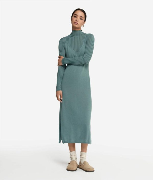 Taralawrence.shopa0c52783cf 1