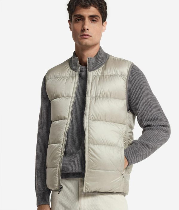 Taralawrence.shopad3325dd4c 4