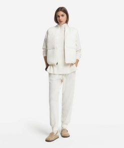 Taralawrence.shopaf92e50c5c 1