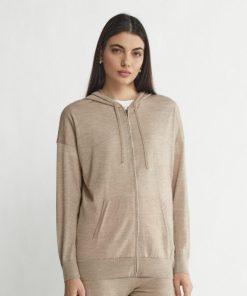 Taralawrence.shopb2b276d7c3 2