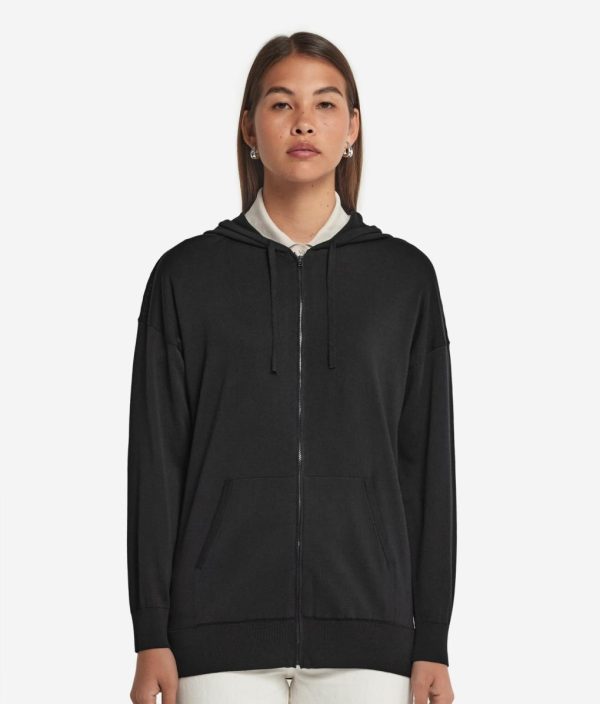 Taralawrence.shopb47e4b9f5c 2