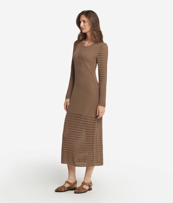 Taralawrence.shopc848264549 1