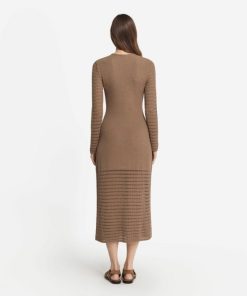 Taralawrence.shopc848264549 3