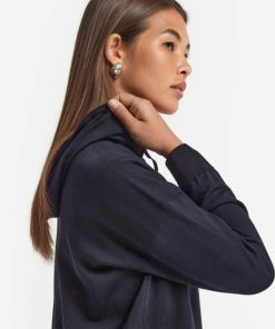 Taralawrence.shopda1bb25139 4