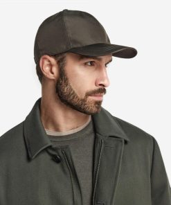 Taralawrence.shope0949c1a50 1