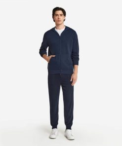 Taralawrence.shope441b8a83e 1