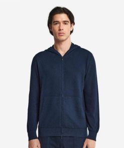 Taralawrence.shope441b8a83e 2