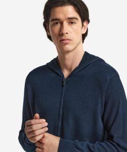 Taralawrence.shope441b8a83e 4