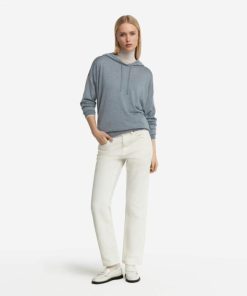 Taralawrence.shope601c835a9 1