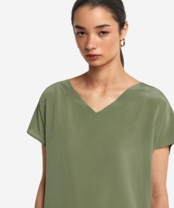 Taralawrence.shope8123014ab 4