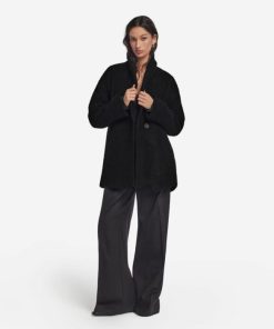 Taralawrence.shope87d0daa56 1