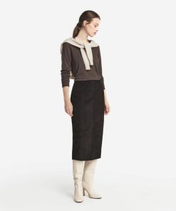 Taralawrence.shope8afe9cc70 1