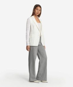 Taralawrence.shope8cfaed04b 1