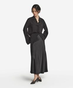 Taralawrence.shope9078e77ca 1