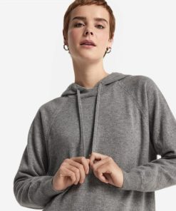 Taralawrence.shopeabbdfd92c 4