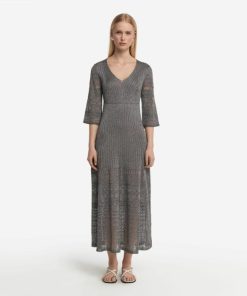 Taralawrence.shopeabccf977e 2