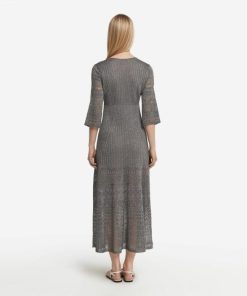 Taralawrence.shopeabccf977e 3