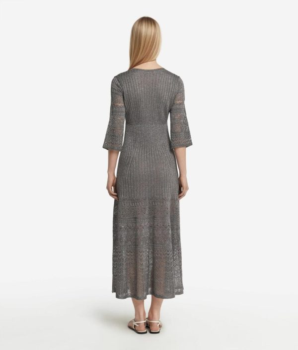 Taralawrence.shopeabccf977e 3