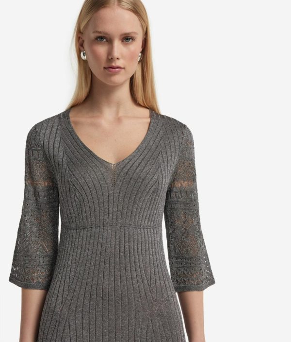 Taralawrence.shopeabccf977e 4