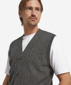 Taralawrence.shopeb47b98e57 4