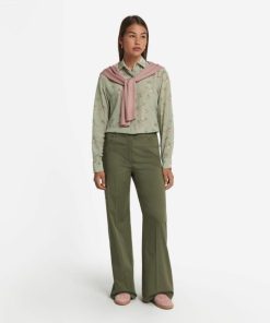 Taralawrence.shopeb9fe3c777 1