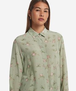 Taralawrence.shopeb9fe3c777 4