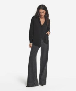 Taralawrence.shopf00547fd86 1